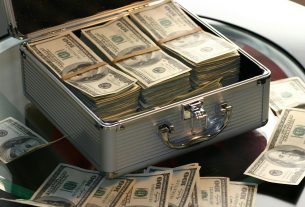 Depozyty w bankach. Czy różnią się w zależności od placówki?